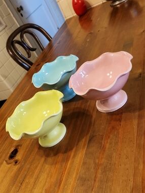 Williams Sonoma Pastel Pedestal Dessert Bowls — Pink, Blue & Yellow (Set of 3)